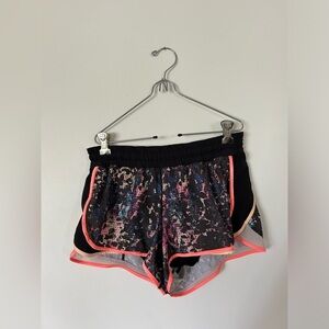 Lululemon Super Squad Short Floral Sport Black Multi / Black